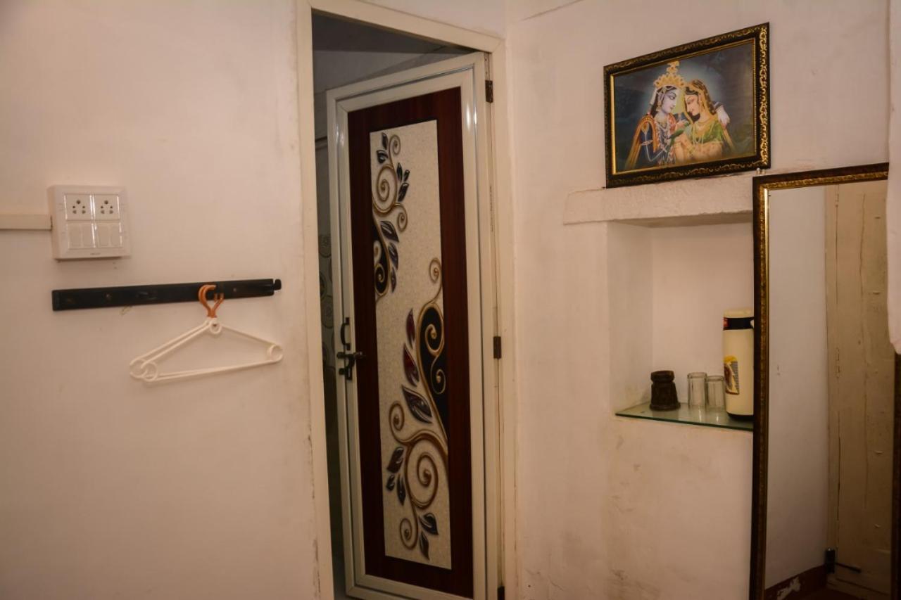 Отель Narayana Haveli Варанаси Экстерьер фото